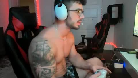 Snapshot of freakyfitking chatting on December 2024 01:45:01 AM freakyfitking online show from December 2024 01:45:01 AM