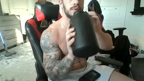 Snapshot of freakyfitking chatting on January 2025 09:08:02 PM freakyfitking online show from January 2025 09:08:02 PM