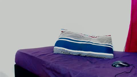 Snapshot of freakyscarlrt00 chatting on November 2025 05:40:01 AM FreakyScarlet00 online show from November 2025 05:40:01 AM