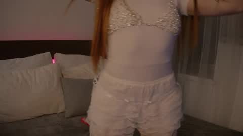 Snapshot of freckle_diyana chatting on November 2025 09:36:01 PM Diyana online show from November 2025 09:36:01 PM