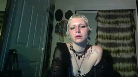 Snapshot of fred_reid chatting on June 2026 06:52:02 AM Lily Red online show from June 2026 06:52:02 AM
