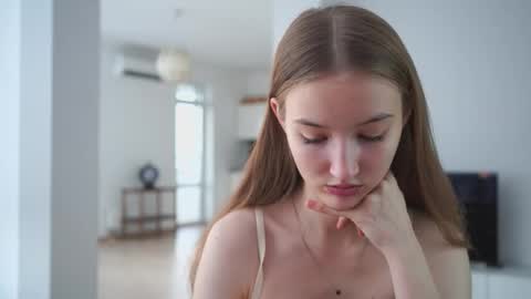 Amy online show from September 2025 04:45:01 AM