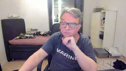 Fredrik online show from February 2025 06:53:01 PM