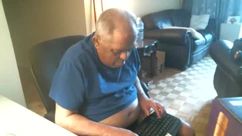 Snapshot of fredthetiger chatting on July 2026 11:44:02 PM fredthetiger online show from July 2026 11:44:02 PM