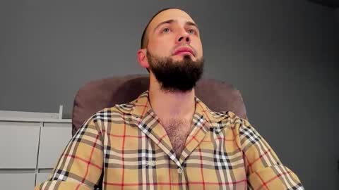 Andrew online show from October 2025 05:04:01 PM