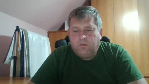 freeboy80180 online show from September 2025 05:27:01 PM