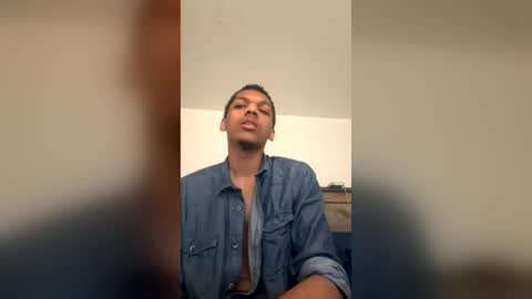 Snapshot of freemonisaiah chatting on June 2026 04:00:02 AM freemonisaiah online show from June 2026 04:00:02 AM