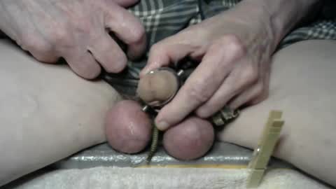 Snapshot of freewillie1234 chatting on December 2024 06:33:01 AM I am a total slave slut. I would like to have multiple owners to use me every day. online show from December 2024 06:33:01 AM