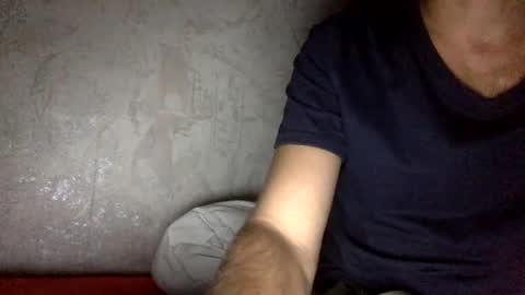 Snapshot of frenchy899 chatting on January 2025 04:37:02 PM Antoine online show from January 2025 04:37:02 PM