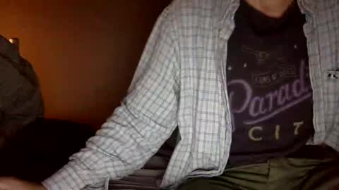 Snapshot of frenchy899 chatting on January 2025 05:04:02 PM Antoine online show from January 2025 05:04:02 PM