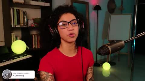 Vale online show from November 2025 03:23:01 AM