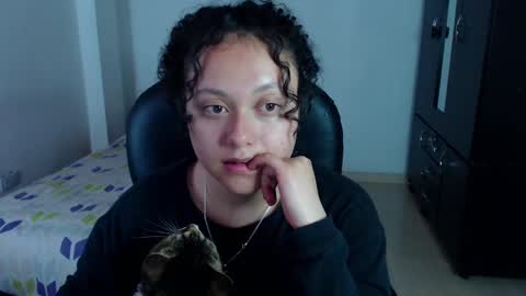 Snapshot of freud_x_louise1 chatting on February 2025 04:11:01 AM Louise  online show from February 2025 04:11:01 AM