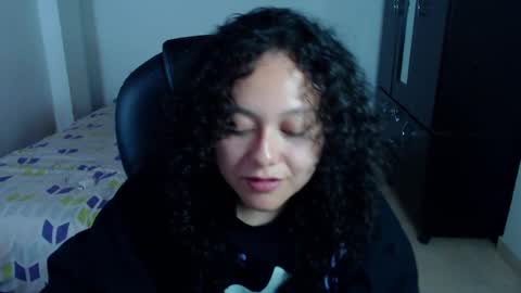 Snapshot of freud_x_louise1 chatting on February 2025 07:11:01 AM Louise  online show from February 2025 07:11:01 AM