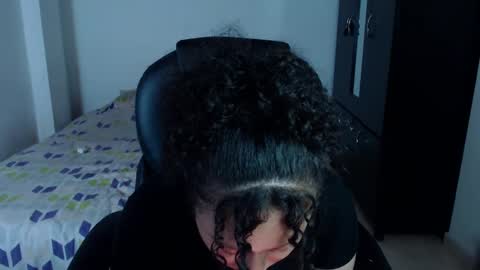 Snapshot of freud_x_louise1 chatting on March 2025 04:24:01 AM Louise  online show from March 2025 04:24:01 AM