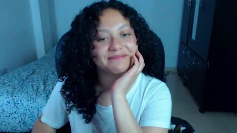 Snapshot of freud_x_louise1 chatting on September 2025 04:56:02 AM Louise  online show from September 2025 04:56:02 AM