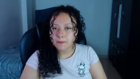 Snapshot of freud_x_louise1 chatting on July 2026 01:58:33 AM Louise online show from July 2026 01:58:33 AM