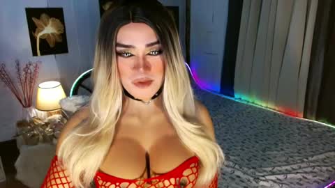 Snapshot of freya_lovestocum chatting on May 2026 07:00:01 PM Miss Frea online show from May 2026 07:00:01 PM