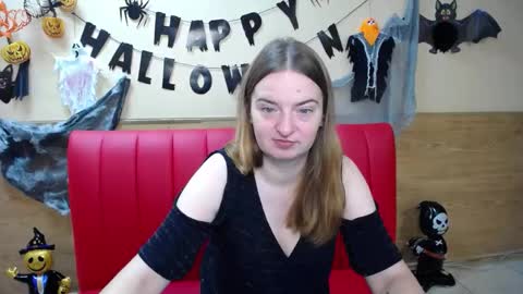 FreyaDak online show from November 2025 06:05:01 AM