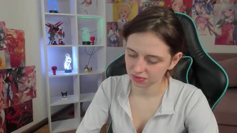 FreyaVey online show from March 2026 05:42:01 AM