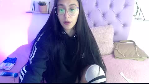 Snapshot of freyja_01 chatting on February 2025 09:52:01 PM Freyja online show from February 2025 09:52:01 PM