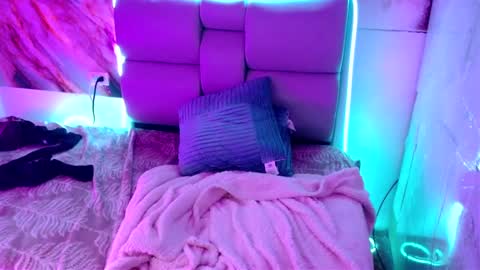 Snapshot of freyja_01 chatting on March 2025 02:28:02 AM Freyja online show from March 2025 02:28:02 AM