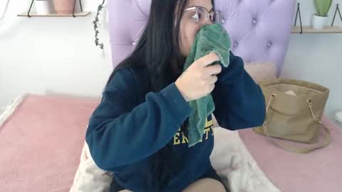 Snapshot of freyja_01 chatting on September 2025 09:17:02 PM Freyja online show from September 2025 09:17:02 PM