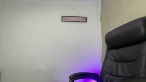 freyva_ online show from March 2026 08:51:01 AM