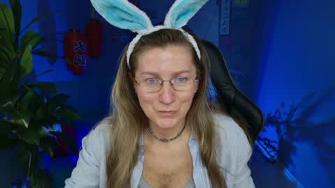 Frida Tander online show from December 2024 09:05:02 AM