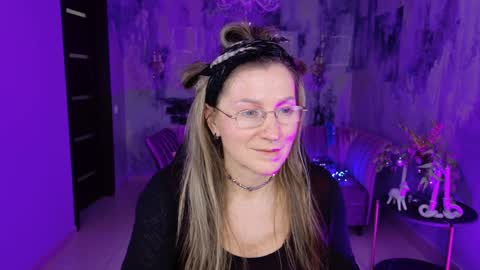 Frida Tander online show from January 2025 12:11:01 PM