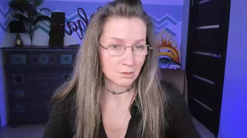 Frida Tander online show from March 2025 01:03:01 PM