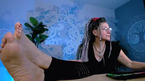 Frida Tander online show from October 2025 05:17:02 AM