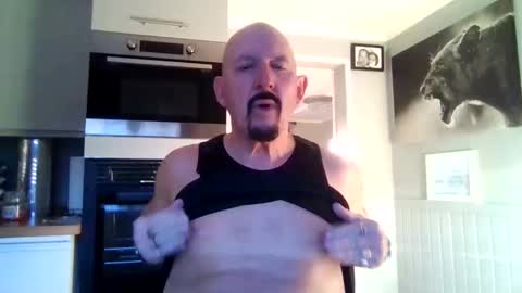 Snapshot of friskyneedsum chatting on February 2025 05:04:01 PM bob online show from February 2025 05:04:01 PM