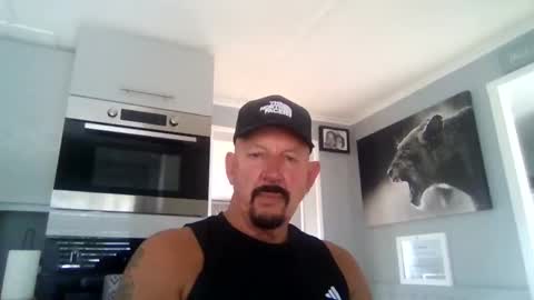 Snapshot of friskyneedsum chatting on September 2025 03:33:01 PM bob online show from September 2025 03:33:01 PM