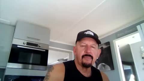 Snapshot of friskyneedsum chatting on October 2025 10:28:02 AM bob online show from October 2025 10:28:02 AM