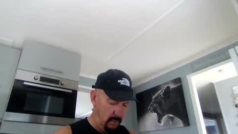 Snapshot of friskyneedsum chatting on November 2025 12:04:02 PM bob online show from November 2025 12:04:02 PM