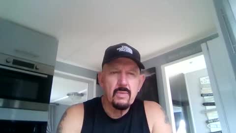 Snapshot of friskyneedsum chatting on November 2025 12:05:02 PM bob online show from November 2025 12:05:02 PM