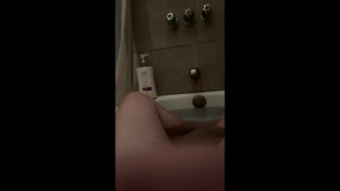 Snapshot of fritz247 chatting on December 2025 10:29:02 PM Cris online show from December 2025 10:29:02 PM