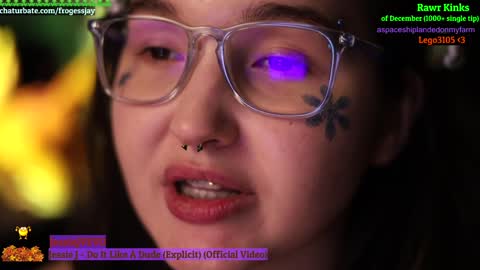 Snapshot of frogessjay chatting on December 2024 10:40:01 PM Jaywise Frogfoot online show from December 2024 10:40:01 PM