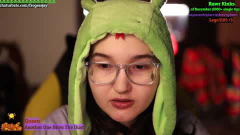 Snapshot of frogessjay chatting on December 2024 07:45:01 PM Jaywise Frogfoot online show from December 2024 07:45:01 PM