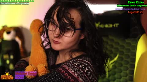 Snapshot of frogessjay chatting on December 2024 09:02:01 PM Jaywise Frogfoot online show from December 2024 09:02:01 PM