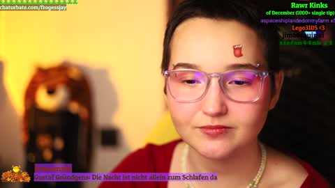 Snapshot of frogessjay chatting on December 2024 01:15:02 AM Jaywise Frogfoot online show from December 2024 01:15:02 AM