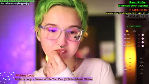 Snapshot of frogessjay chatting on February 2025 11:35:01 PM Jaywise Frogfoot online show from February 2025 11:35:01 PM