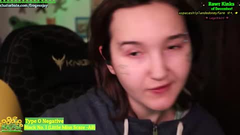 Snapshot of frogessjay chatting on December 2025 10:48:02 PM Jaywise Frogfoot online show from December 2025 10:48:02 PM