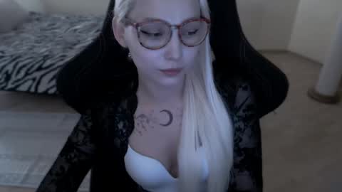 Snapshot of fromsun_forsoul chatting on May 2026 12:00:02 PM Lilith online show from May 2026 12:00:02 PM