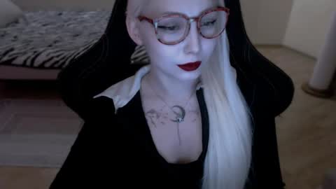 Snapshot of fromsun_forsoul chatting on May 2026 06:31:02 PM Lilith online show from May 2026 06:31:02 PM