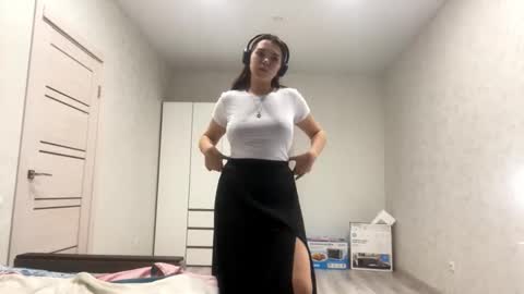 Snapshot of frosted_bloom chatting on September 2025 03:44:01 PM Emily online show from September 2025 03:44:01 PM