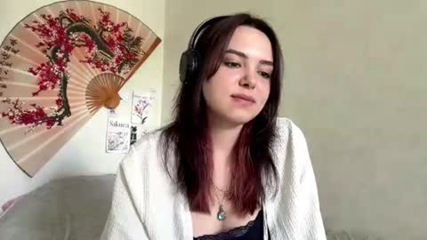 Snapshot of frosted_bloom chatting on June 2026 07:14:01 AM Emily online show from June 2026 07:14:01 AM