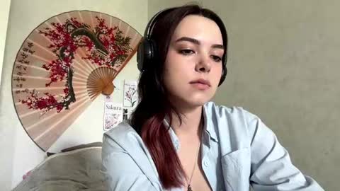 Snapshot of frosted_bloom chatting on July 2026 07:26:01 AM Emily online show from July 2026 07:26:01 AM
