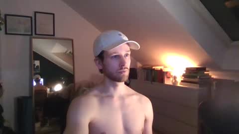 Snapshot of frozenyoga chatting on January 2025 04:47:01 PM frozenyoga online show from January 2025 04:47:01 PM