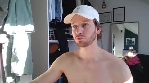 Snapshot of frozenyoga chatting on February 2025 10:48:02 AM frozenyoga online show from February 2025 10:48:02 AM